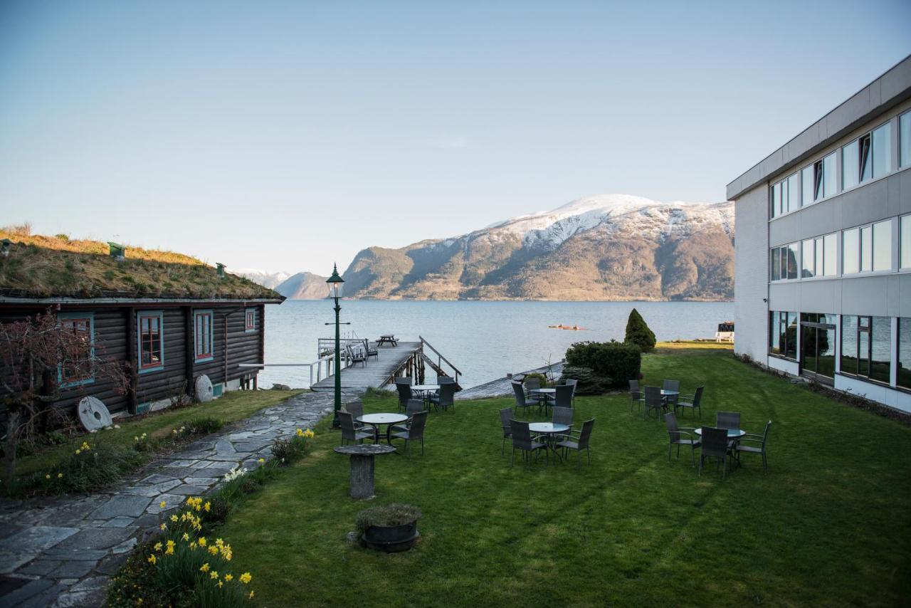 Leikanger Fjordhotel - Unike Hoteller Kültér fotó