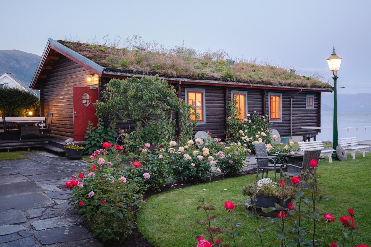 Leikanger Fjordhotel - Unike Hoteller Kültér fotó
