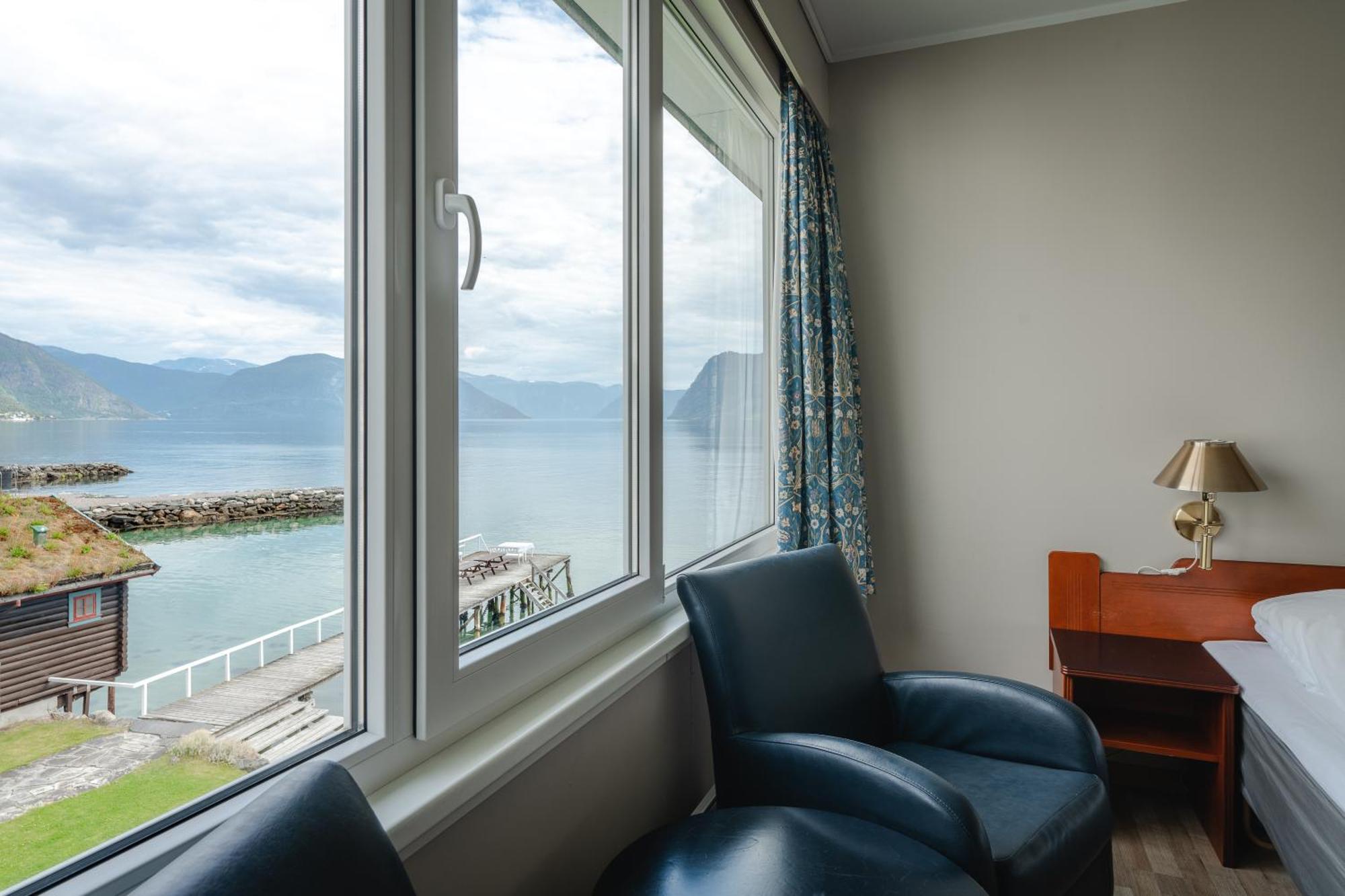 Leikanger Fjordhotel - Unike Hoteller Kültér fotó