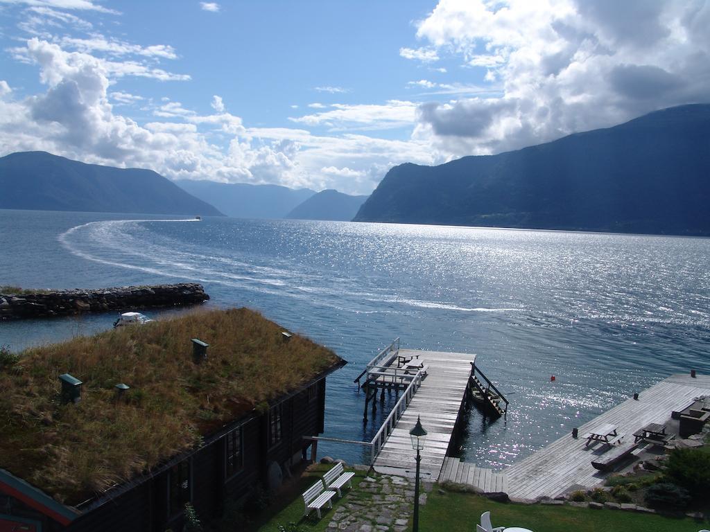 Leikanger Fjordhotel - Unike Hoteller Kültér fotó