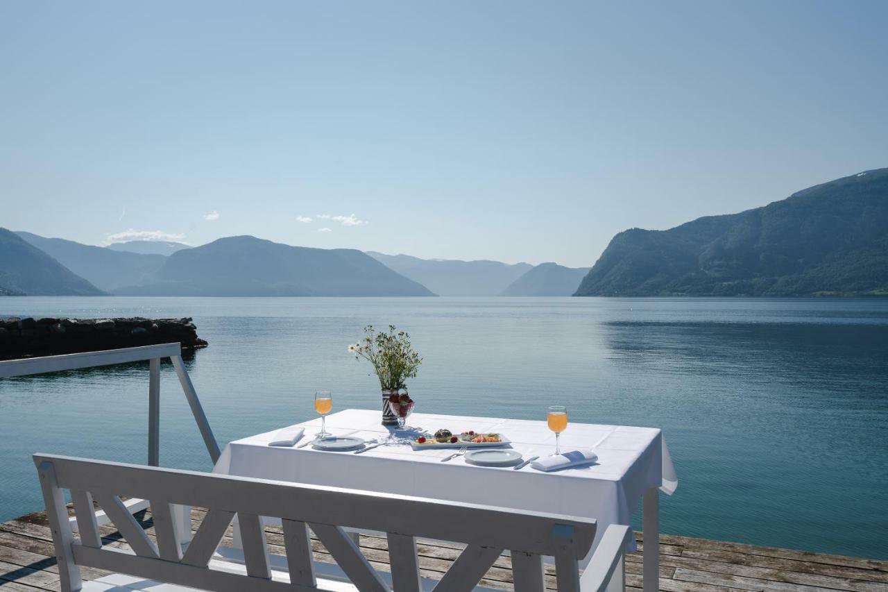 Leikanger Fjordhotel - Unike Hoteller Kültér fotó