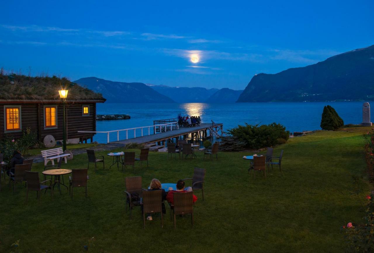 Leikanger Fjordhotel - Unike Hoteller Kültér fotó