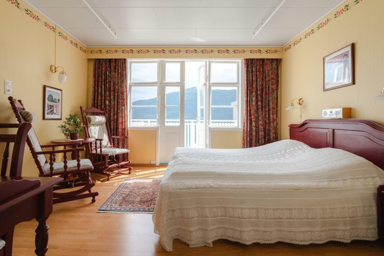 Leikanger Fjordhotel - Unike Hoteller Kültér fotó