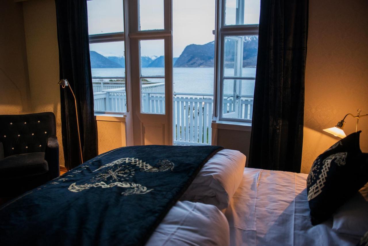 Leikanger Fjordhotel - Unike Hoteller Kültér fotó